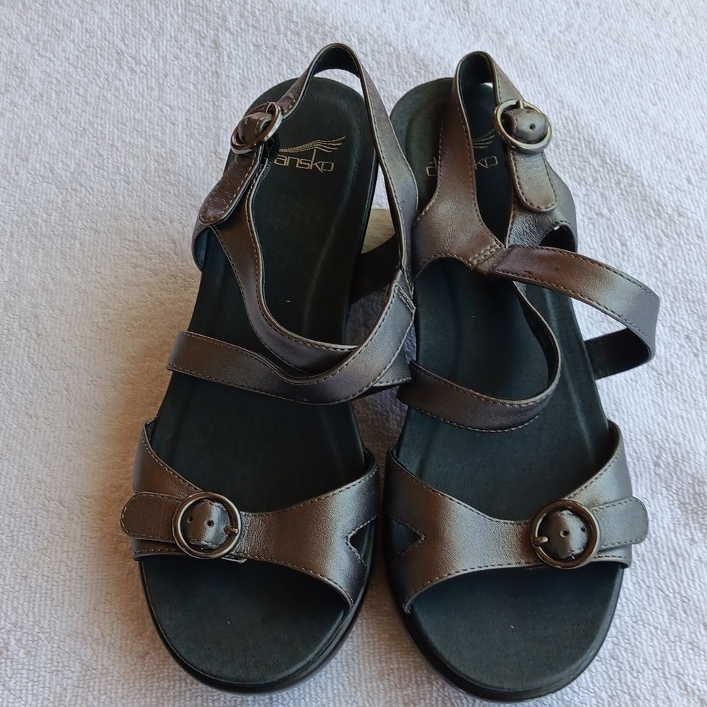 Dansko women's strappy sandals size 40 silver metallic Julie